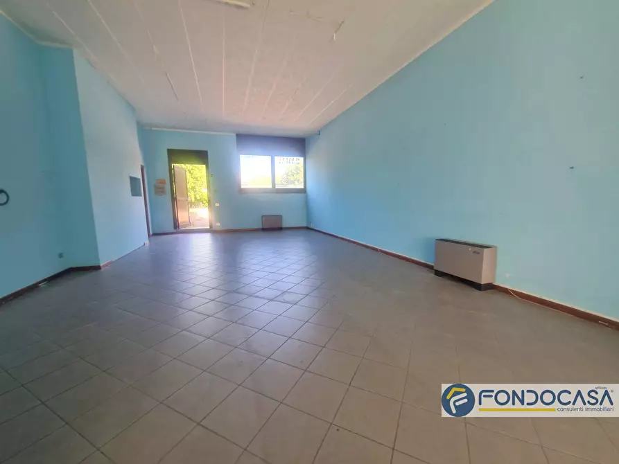 Immagine 9 di Locale commerciale in vendita  in VIA TODESCHINO a Sirmione