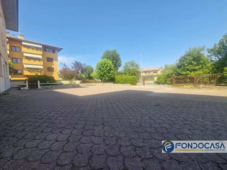 Immagine 12 di Locale commerciale in vendita  in VIA TODESCHINO a Sirmione