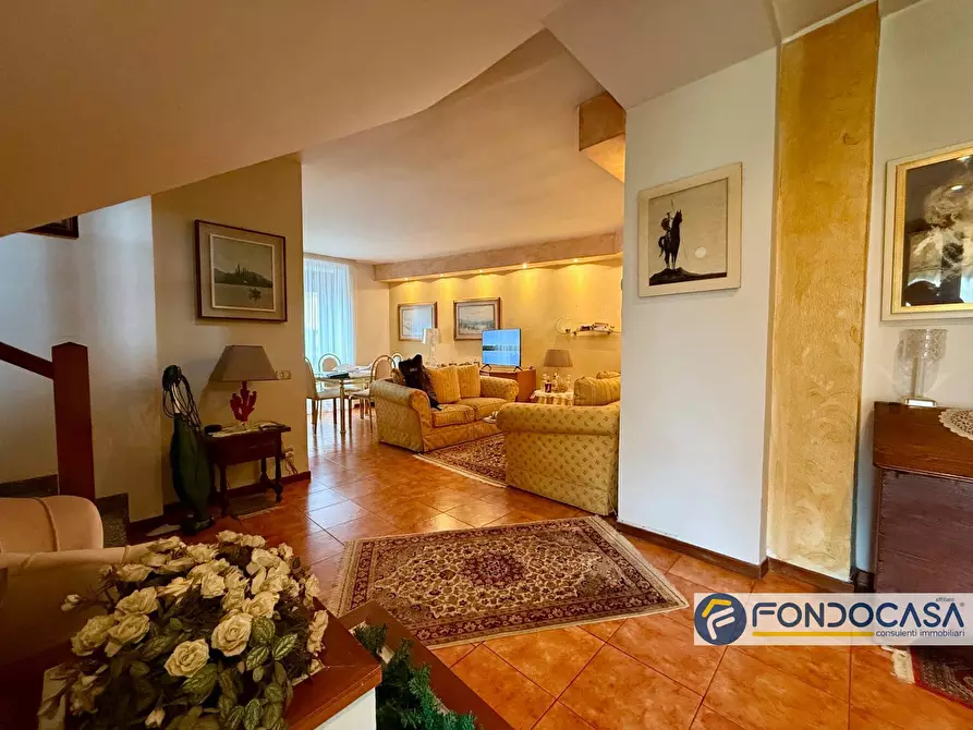 Immagine 4 di Villa in vendita  a Castelli Calepio