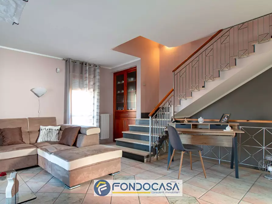 Immagine 23 di Villetta a schiera in vendita  in Via Friuli 1 a Montecorvino Pugliano