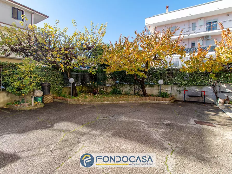 Immagine 37 di Villetta a schiera in vendita  in Via Friuli 1 a Montecorvino Pugliano