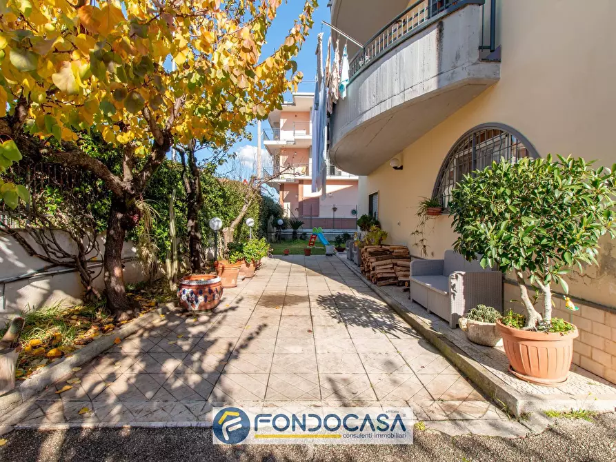 Immagine 38 di Villetta a schiera in vendita  in Via Friuli 1 a Montecorvino Pugliano