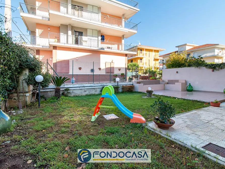 Immagine 39 di Villetta a schiera in vendita  in Via Friuli 1 a Montecorvino Pugliano