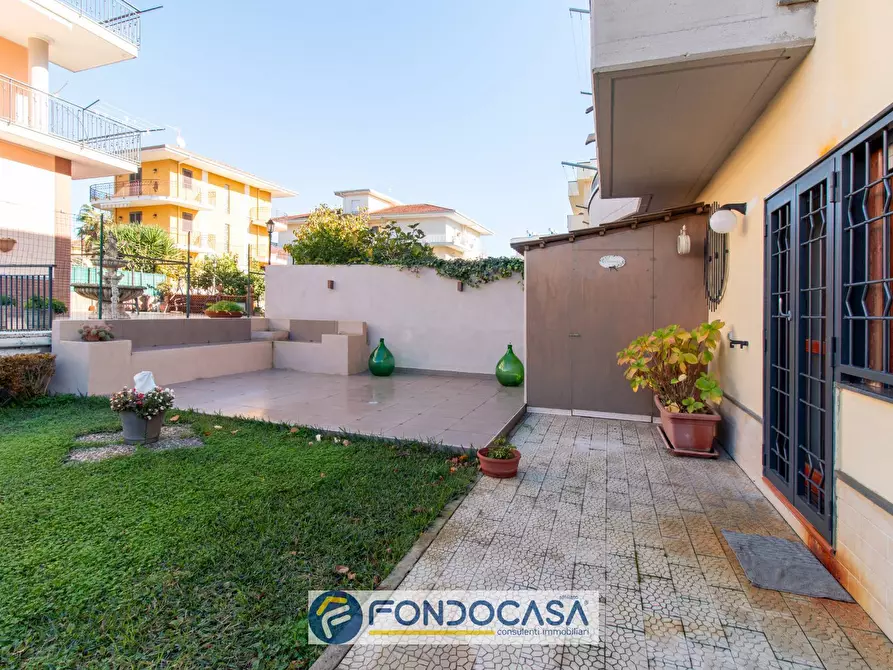 Immagine 40 di Villetta a schiera in vendita  in Via Friuli 1 a Montecorvino Pugliano