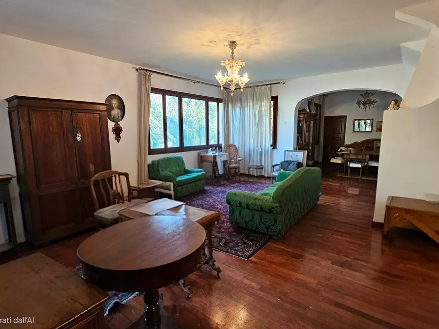 Immagine 1 di Villa in vendita  in Via Alberto Salietti a Ravenna