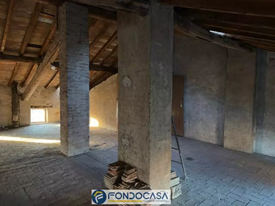 Immagine 11 di Rustico / casale in vendita  a Maclodio