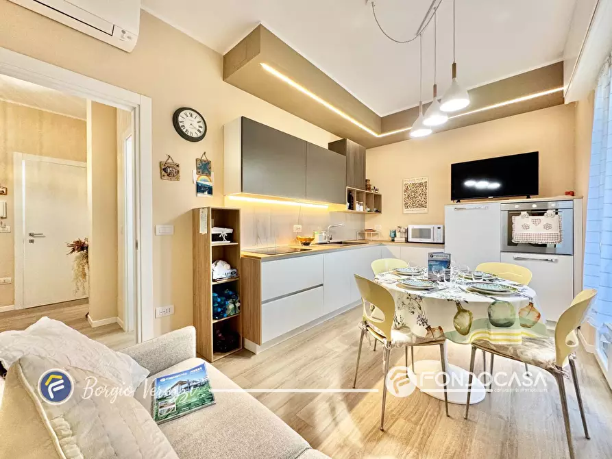 Immagine 4 di Appartamento in vendita  in Via Dei Fiori a Borgio Verezzi