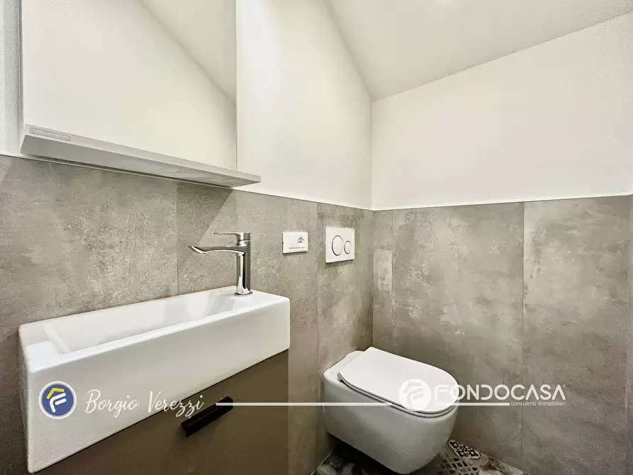 Immagine 17 di Appartamento in vendita  in Via Vittorio Veneto 8 a Borgio Verezzi