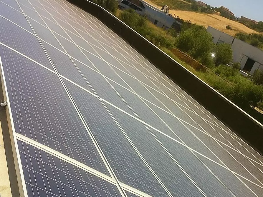 Immagine 2 di Locale commerciale in vendita  in Via Cristoforo Colombo a Teramo