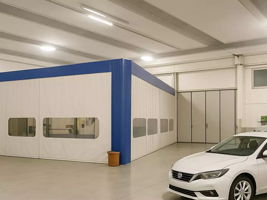 Immagine 8 di Locale commerciale in vendita  in Via Cristoforo Colombo a Teramo