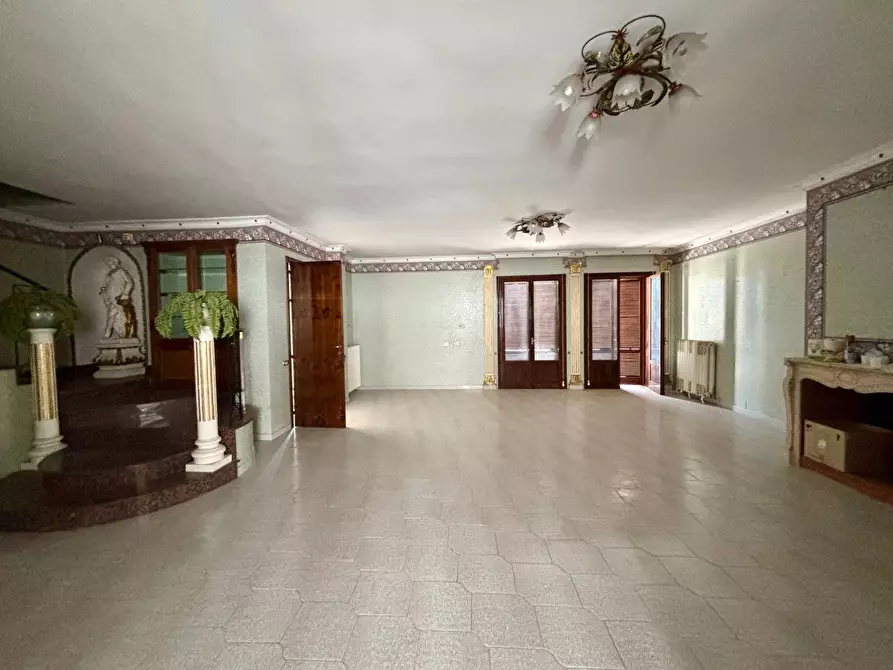 Immagine 5 di Appartamento in vendita  in Via Giovanni Pascoli 7 a Arnesano