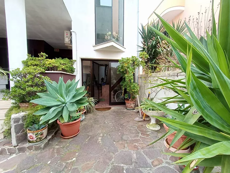 Immagine 2 di Appartamento in vendita  in Via Giovanni Pascoli 7 a Arnesano