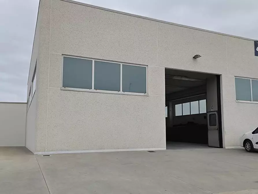 Immagine 1 di Capannone industriale in vendita  in Via Cristoforo Colombo a Sant'omero