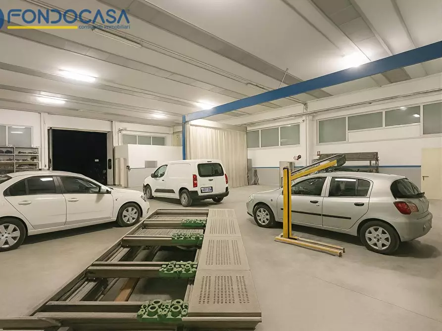 Immagine 6 di Capannone industriale in vendita  in Via Cristoforo Colombo a Sant'omero