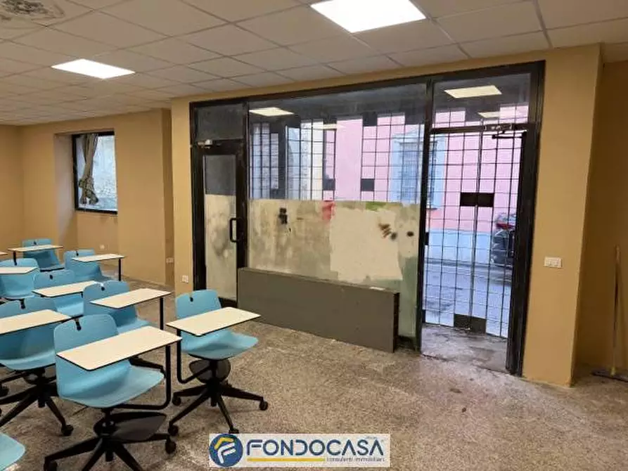 Immagine 11 di Locale commerciale in vendita  a Passirano