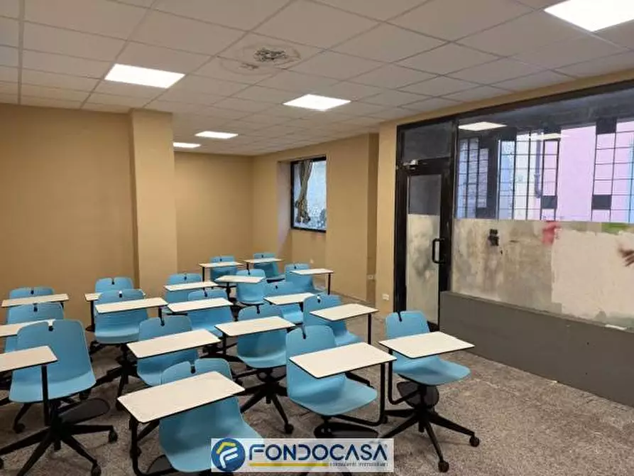 Immagine 6 di Locale commerciale in vendita  a Passirano