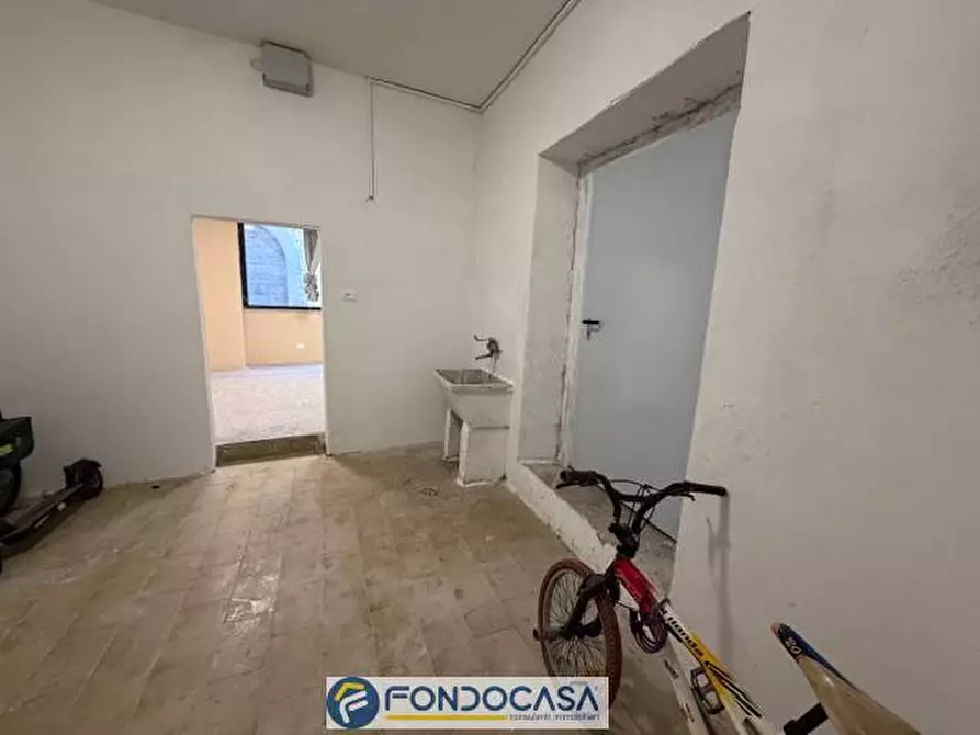 Immagine 15 di Locale commerciale in vendita  a Passirano