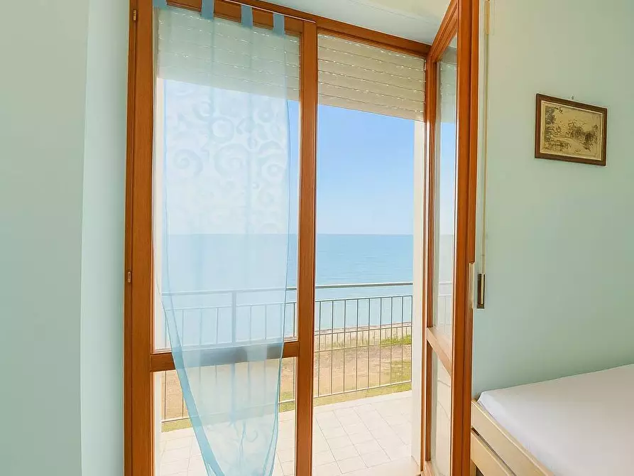 Immagine 5 di Appartamento in vendita  in Via Lame a Grottammare