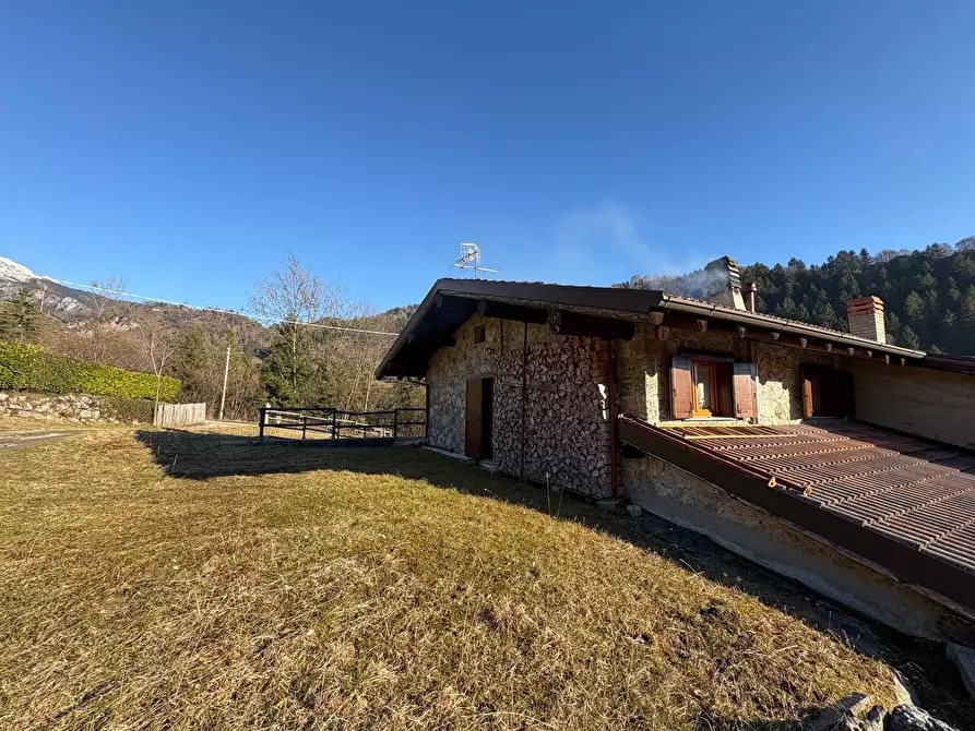 Immagine 4 di Casa semindipendente in vendita  in Via Romentarek a Ardesio