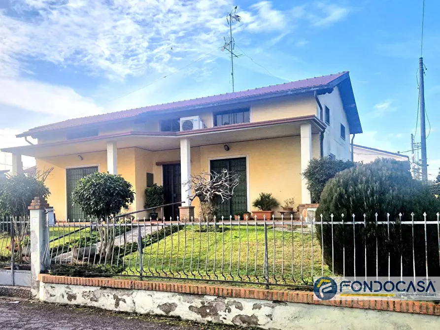 Immagine 3 di Villa in vendita  25 a Travagliato