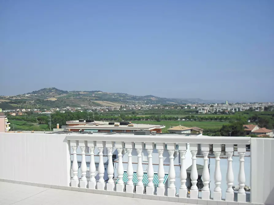 Immagine 10 di Appartamento in vendita  in Viale Vittoria 257 a Alba Adriatica