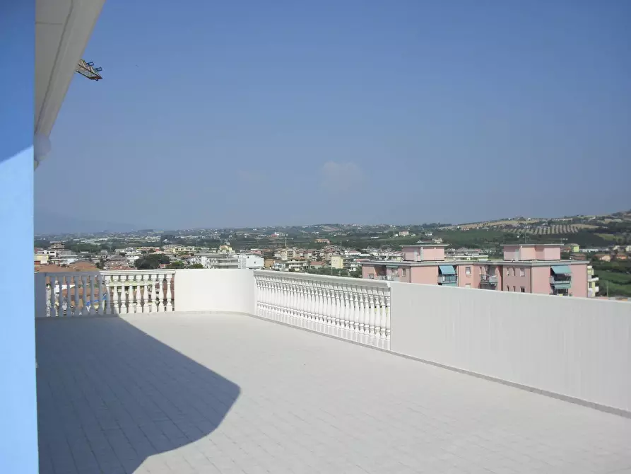 Immagine 14 di Appartamento in vendita  in Viale Vittoria 257 a Alba Adriatica