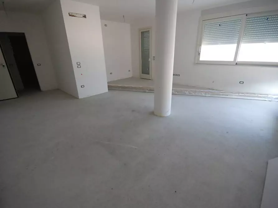 Immagine 5 di Appartamento in vendita  in Viale Vittoria 257 a Alba Adriatica