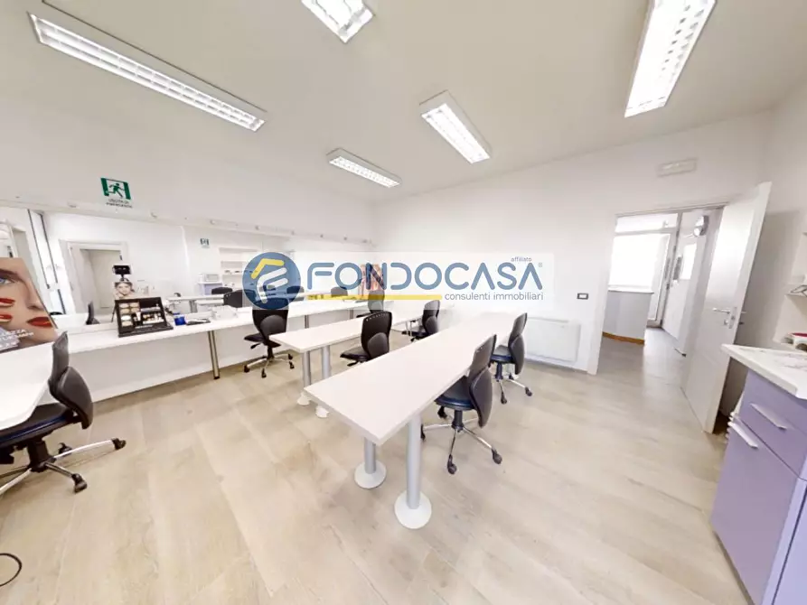 Immagine 11 di Ufficio in vendita  in Via Santagostino 7 a Tricase