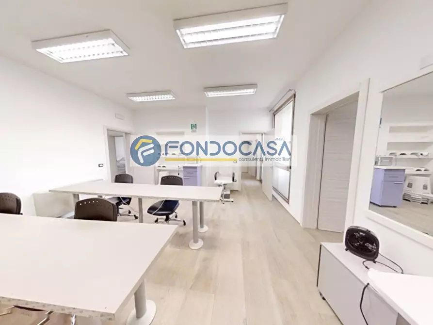 Immagine 12 di Ufficio in vendita  in Via Santagostino 7 a Tricase