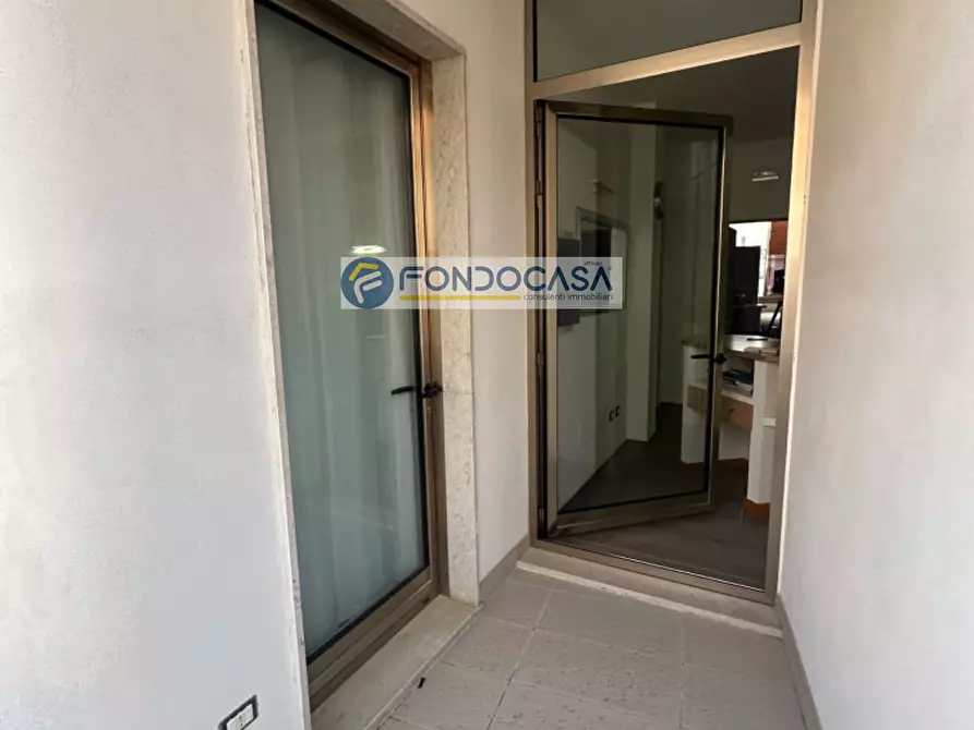 Immagine 30 di Locale commerciale in vendita  in Via Santagostino 7 a Tricase