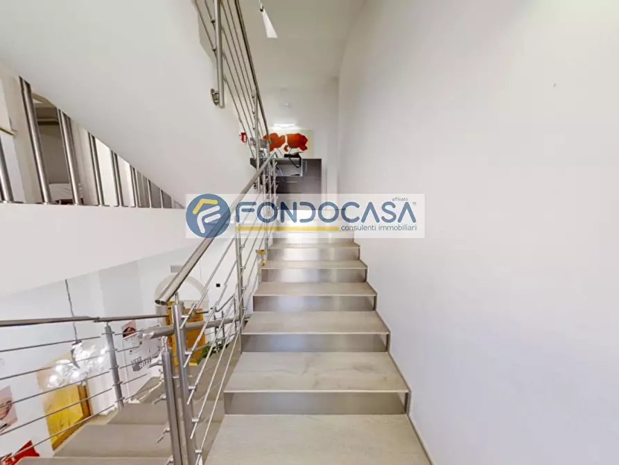 Immagine 4 di Locale commerciale in vendita  in Via Santagostino 7 a Tricase