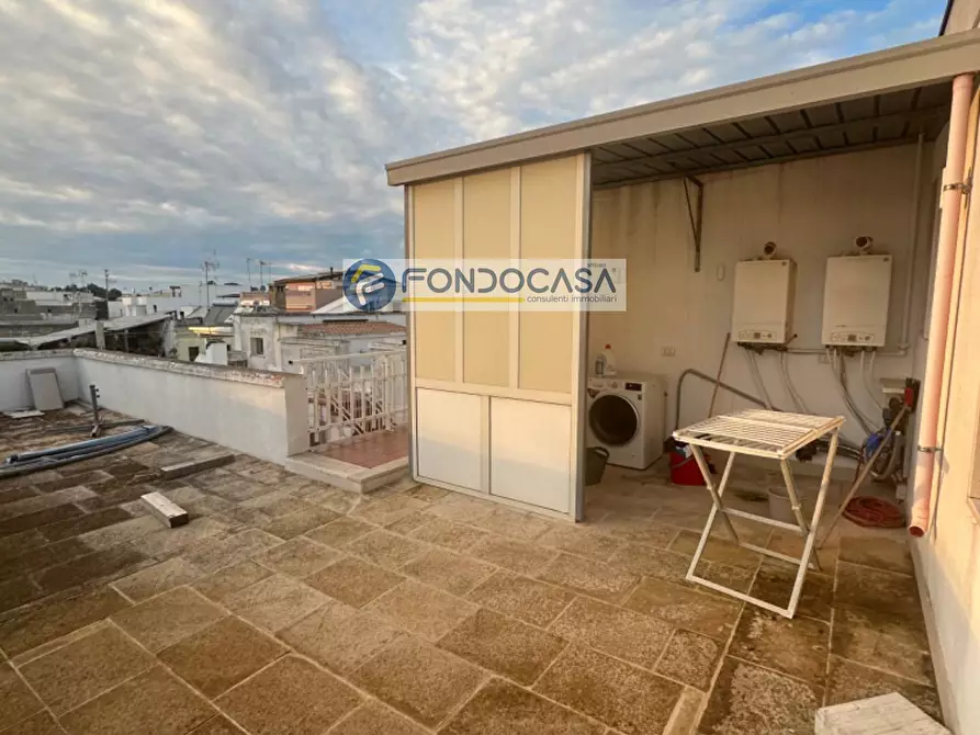 Immagine 36 di Locale commerciale in vendita  in Via Santagostino 7 a Tricase