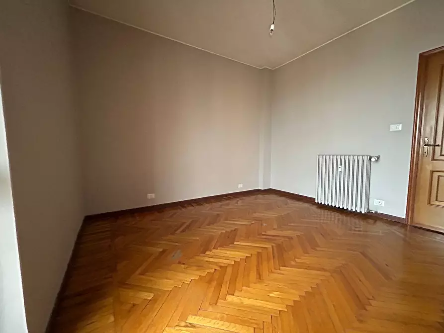 Immagine 11 di Appartamento in vendita  in via Torino 198 a Nichelino