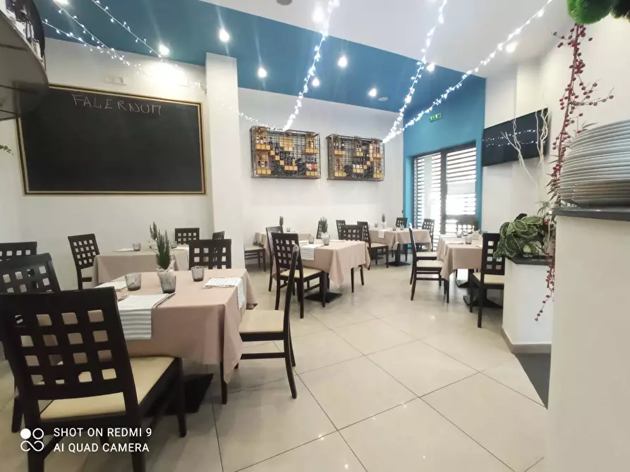 Immagine 1 di Attività commerciale in vendita  a Pomigliano D'arco