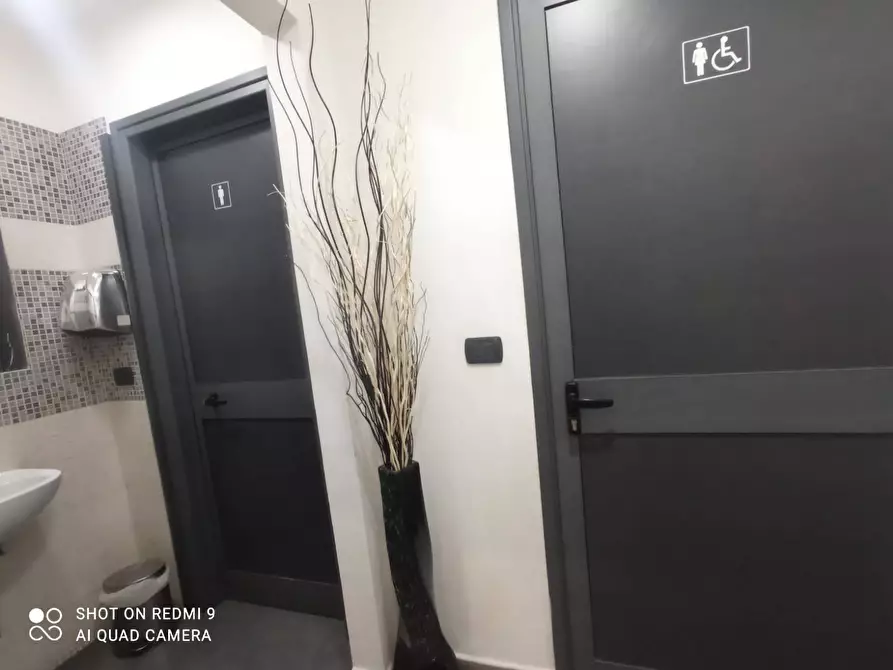 Immagine 9 di Attività commerciale in vendita  a Pomigliano D'arco