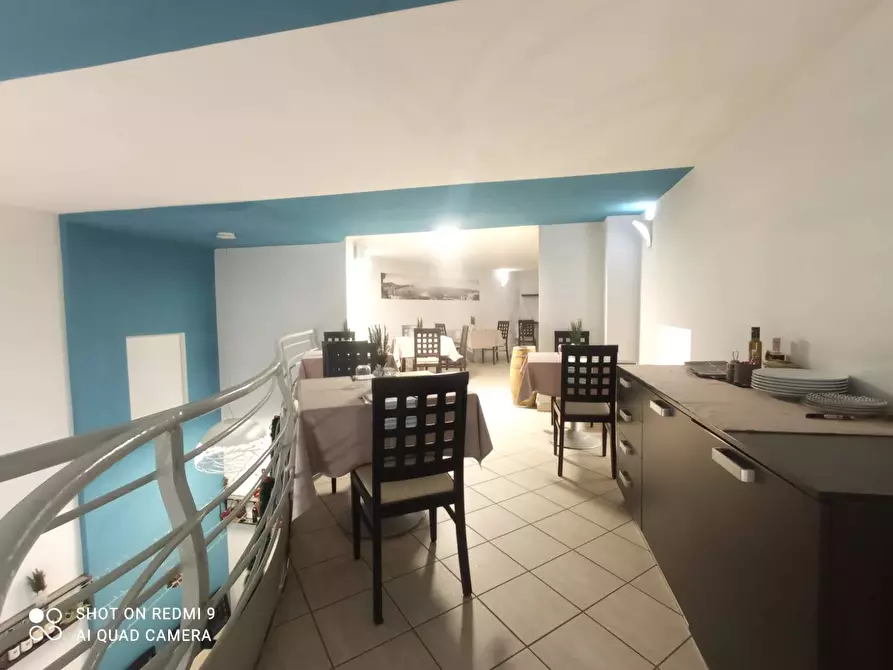 Immagine 8 di Attività commerciale in vendita  a Pomigliano D'arco