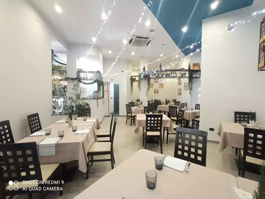 Immagine 3 di Attività commerciale in vendita  a Pomigliano D'arco