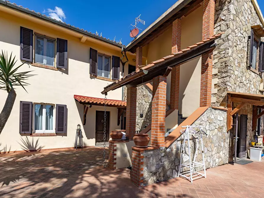 Immagine 7 di Villa in vendita  in VIA DELLE SORGENTI a Collesalvetti