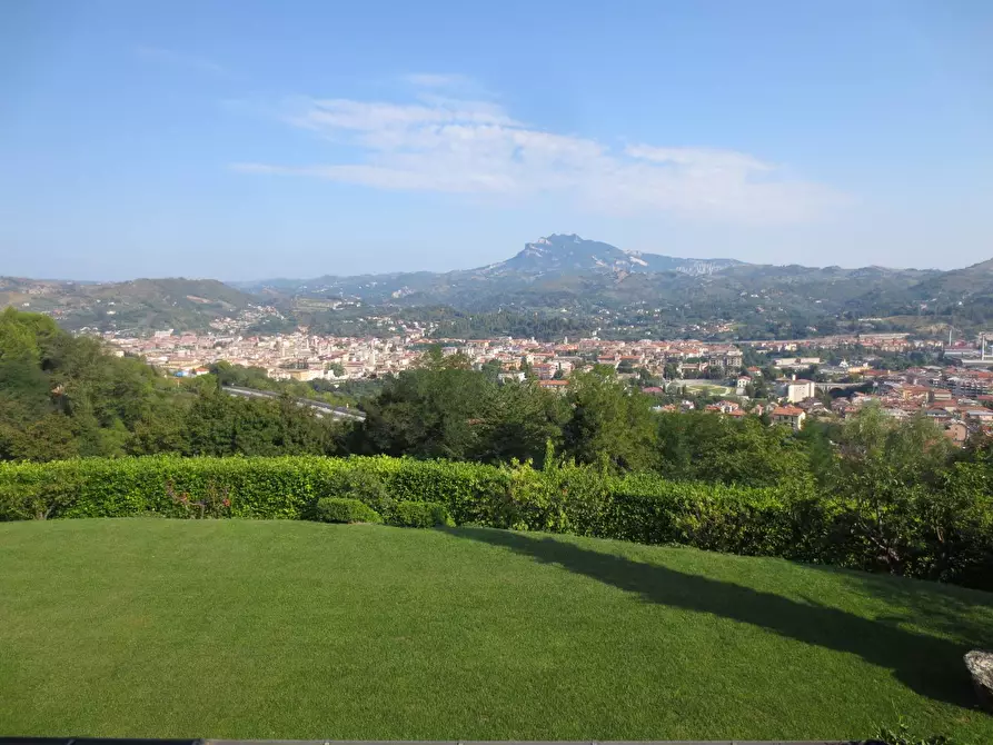Immagine 40 di Villa in vendita  in Via tre Ottobre a Ascoli Piceno