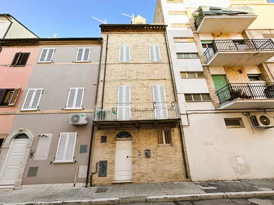 Immagine 19 di Casa indipendente in vendita  in Via Palestro a San Benedetto Del Tronto