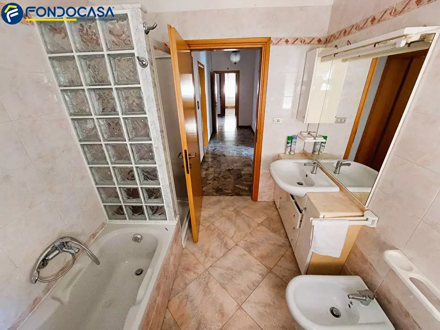 Immagine 12 di Appartamento in vendita  a San Benedetto Del Tronto