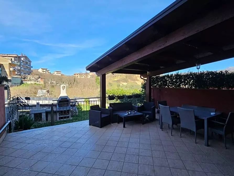 Immagine 1 di Villetta a schiera in vendita  in Via Belledonne 7 a Aiello Del Sabato