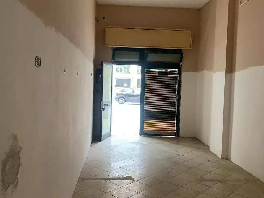 Immagine 3 di Locale commerciale in vendita  in via campane 6 a Avellino