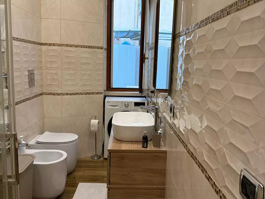 Immagine 13 di Appartamento in vendita  in Via Calata San Vito 60 a Salerno