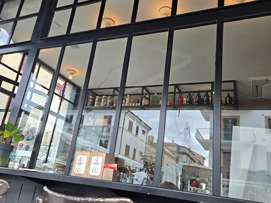 Immagine 23 di Attività commerciale in vendita  a San Benedetto Del Tronto