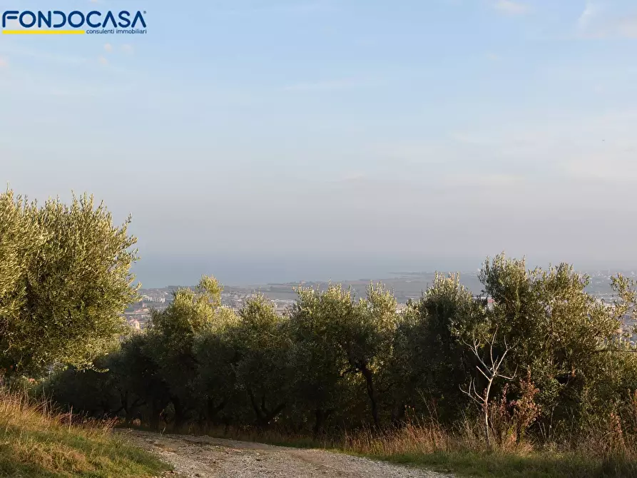 Immagine 21 di Rustico / casale in vendita  in CONTRADA COLLE MONTERENZO 4/A a San Benedetto Del Tronto