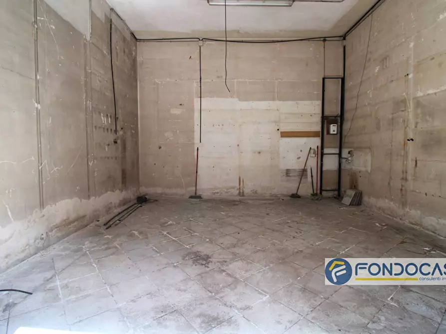 Immagine 2 di Locale commerciale in vendita  in Via Primo Maggio a Pontedera