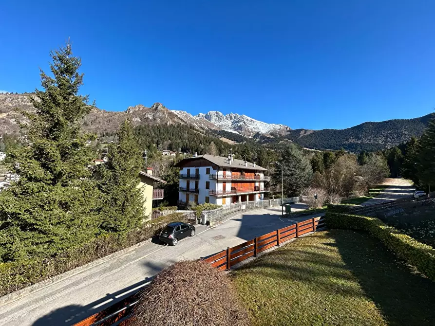 Immagine 7 di Appartamento in vendita  in Via Costa Salaer 80 a Ardesio