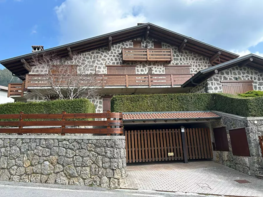 Immagine 2 di Appartamento in vendita  in Via Costa Salaer 80 a Ardesio