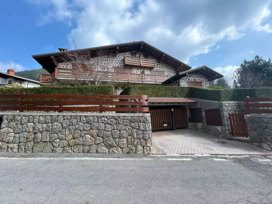 Immagine 38 di Appartamento in vendita  in Via Costa Salaer 80 a Ardesio